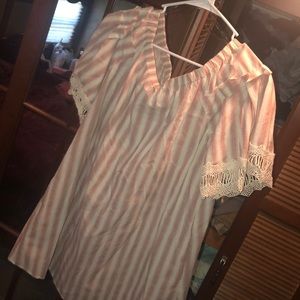 Dress that hangs off the shoulders